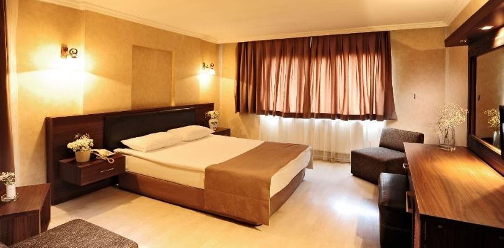 Uestuen Hotel Alsancak Esmirna Exterior foto
