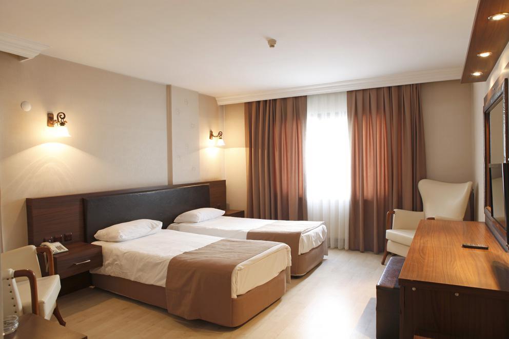 Uestuen Hotel Alsancak Esmirna Exterior foto