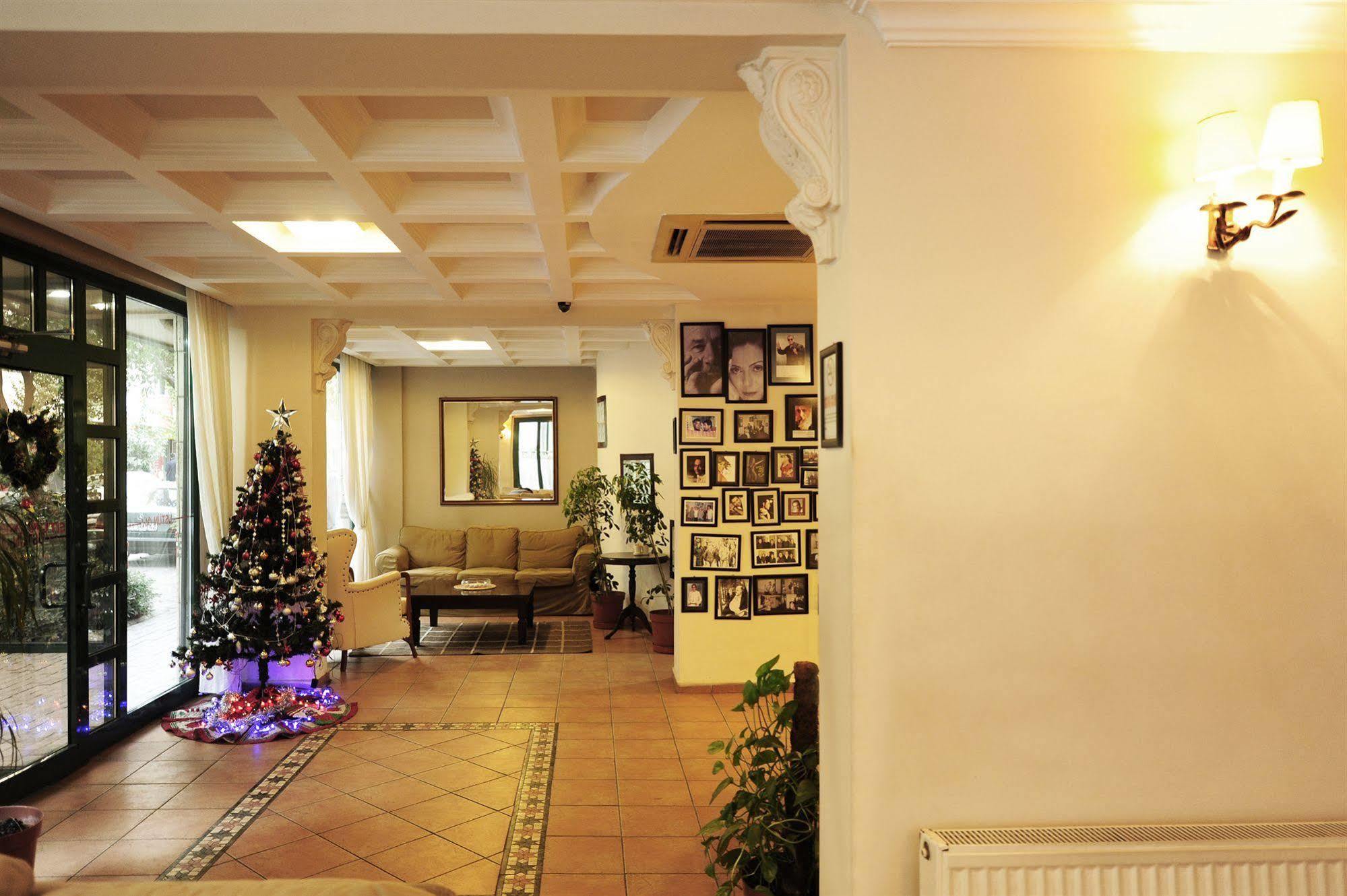 Uestuen Hotel Alsancak Esmirna Exterior foto